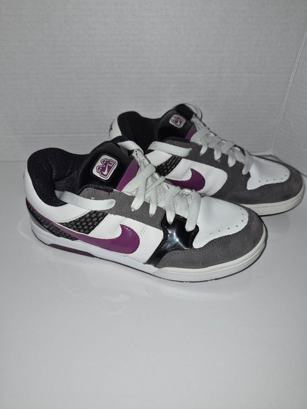Nike 6.0 Dunk Low Mogan Skate Shoes Size 8 Womens
